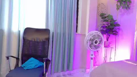 Chloe rosse online show from June 14, 2026, 1:13 pm