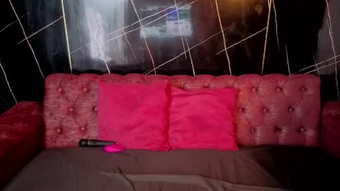 ChloeTurner  online show from May 11, 2026, 1:28 pm