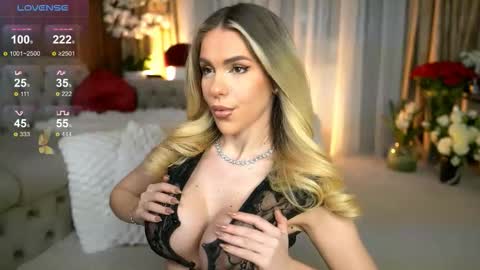 Chloe online show from March 9, 2026, 9:19 pm