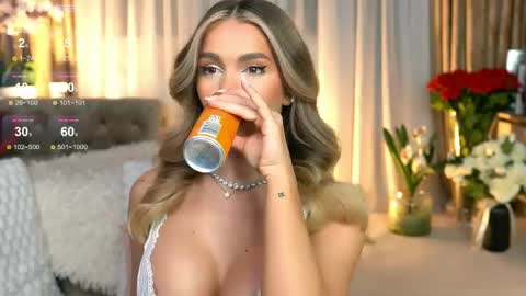 Chloe online show from May 10, 2026, 7:52 pm