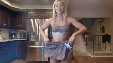 Chloe Babe online show from June 13, 2026, 6:00 am
