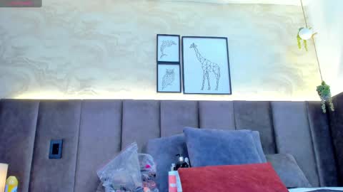 Snapshot of chlooee_ chatting on October 6, 2025, 2:20 am Chlooe online show from October 6, 2025, 2:20 am