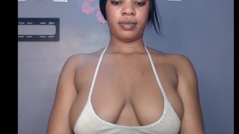 ESTHER online show from January 28, 2025, 2:42 pm