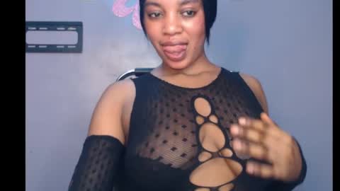 ESTHER online show from January 31, 2025, 6:47 pm