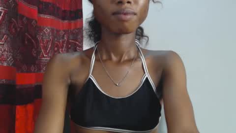 Snapshot of choco_petitqueen chatting on December 2, 2024, 11:23 am choco_petitqueen online show from December 2, 2024, 11:23 am