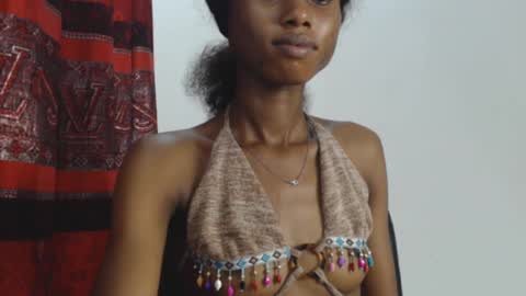 Snapshot of choco_petitqueen chatting on December 14, 2024, 10:24 am choco_petitqueen online show from December 14, 2024, 10:24 am