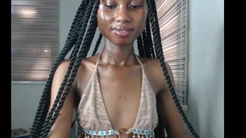 Snapshot of choco_petitqueen chatting on November 19, 2025, 8:14 am choco_petitqueen online show from November 19, 2025, 8:14 am