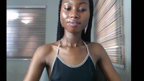 Snapshot of choco_petitqueen chatting on November 22, 2025, 8:13 am choco_petitqueen online show from November 22, 2025, 8:13 am