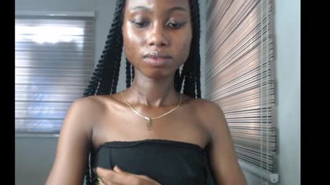 Snapshot of choco_petitqueen chatting on November 29, 2025, 8:06 am choco_petitqueen online show from November 29, 2025, 8:06 am