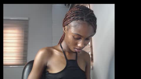 Snapshot of choco_petitqueen chatting on January 16, 2026, 7:34 am choco_petitqueen online show from January 16, 2026, 7:34 am