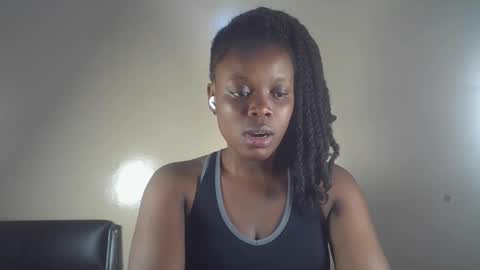 Snapshot of choco_velvet chatting on April 29, 2026, 12:42 pm Sly online show from April 29, 2026, 12:42 pm