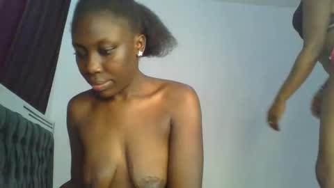 chocobear22 online show from November 30, 2025, 9:57 am