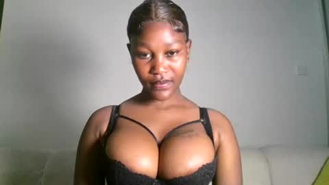chocolate_divaa online show from July 28, 2026, 12:23 pm