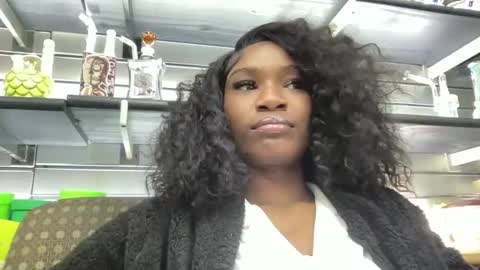 chocolatebunni00824 online show from November 4, 2025, 7:35 pm