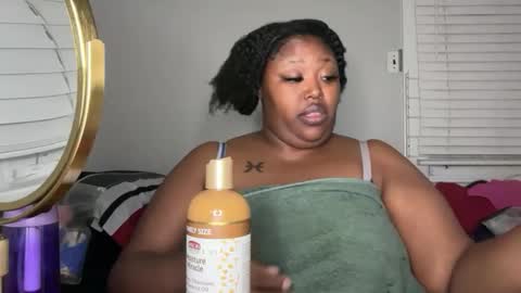 Snapshot of chocolatebunnyxx69 chatting on April 11, 2026, 2:27 am Melina online show from April 11, 2026, 2:27 am