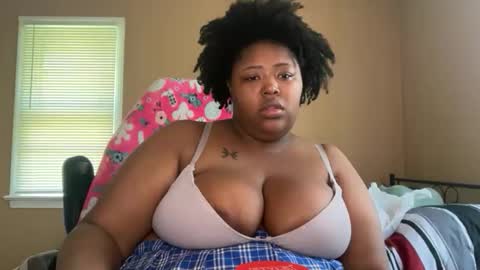 Snapshot of chocolatebunnyxx69 chatting on May 4, 2026, 6:59 pm Melina online show from May 4, 2026, 6:59 pm