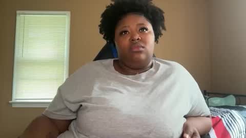 Snapshot of chocolatebunnyxx69 chatting on May 5, 2026, 3:31 pm Melina online show from May 5, 2026, 3:31 pm