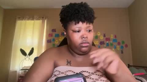 Snapshot of chocolatebunnyxx69 chatting on May 18, 2026, 6:47 pm Melina online show from May 18, 2026, 6:47 pm