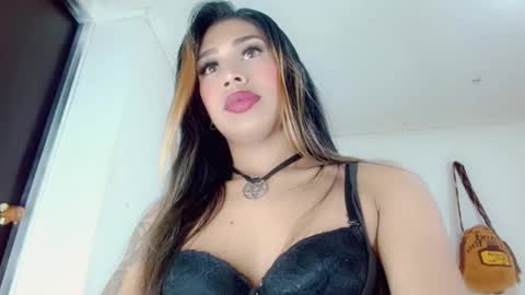 Snapshot of chocolatetriplex chatting on November 21, 2025, 4:16 pm chocolatetriplex online show from November 21, 2025, 4:16 pm