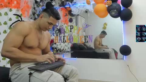 Snapshot of choreythaiylor chatting on October 11, 2025, 3:10 pm Chorey Thaylor online show from October 11, 2025, 3:10 pm