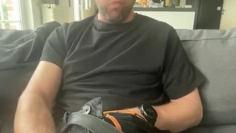 Snapshot of chris13abcd chatting on March 11, 2025, 2:29 pm chris13abcd online show from March 11, 2025, 2:29 pm