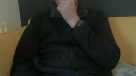 Snapshot of chris13abcd chatting on January 15, 2026, 8:41 am chris13abcd online show from January 15, 2026, 8:41 am