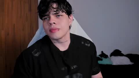 Chris Cooper Independent model online show from February 19, 2025, 2:55 am