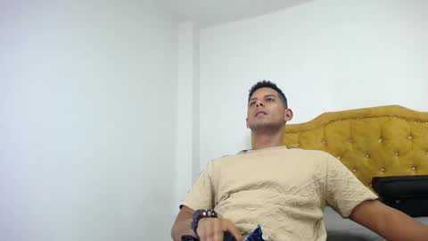 chris_dick2 online show from May 5, 2026, 5:15 am