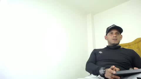 chris_dick2 online show from June 19, 2026, 4:39 am