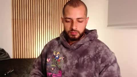 cris         Twitter magnum101010 insta magnumc20 online show from October 23, 2025, 2:22 am