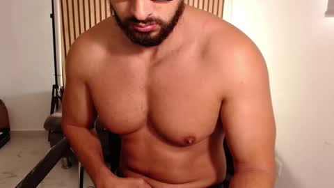 cris         Twitter magnum101010 insta magnumc20 online show from December 19, 2025, 3:30 pm