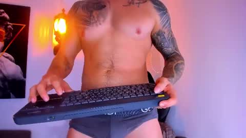 chris_milleer online show from July 5, 2026, 4:52 am
