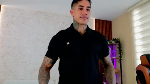 Snapshot of chris_reilly chatting on March 12, 2026, 8:37 pm chris reilly online show from March 12, 2026, 8:37 pm