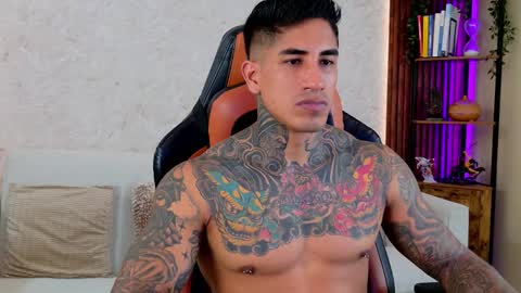 Snapshot of chris_reilly chatting on March 16, 2026, 10:03 pm chris reilly online show from March 16, 2026, 10:03 pm