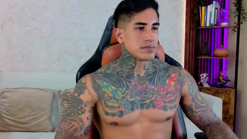 Snapshot of chris_reilly chatting on March 19, 2026, 8:13 pm chris reilly online show from March 19, 2026, 8:13 pm