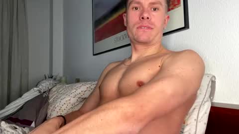 chris_stev47 online show from December 9, 2024, 8:12 pm