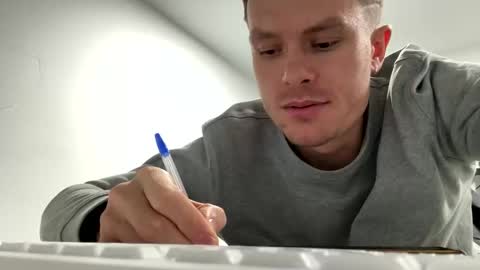 chris_stev47 online show from December 11, 2024, 2:22 pm