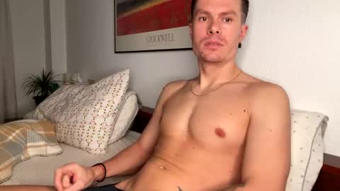 chris_stev47 online show from December 13, 2024, 7:43 pm