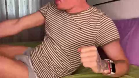 chris_stev47 online show from January 25, 2025, 9:47 am