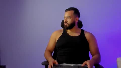 Snapshot of chris_varden chatting on December 22, 2025, 7:11 pm Chris Varden online show from December 22, 2025, 7:11 pm