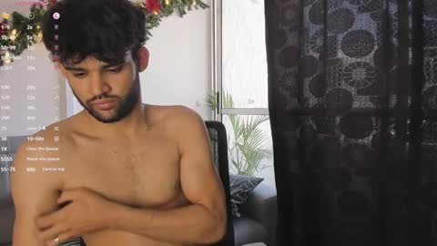 Im Chirs IM MODEL INDEPENDT online show from December 9, 2024, 6:25 pm