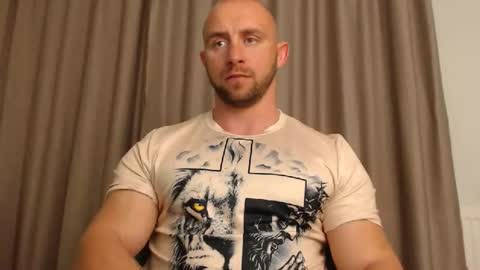 chrisbigbiceps online show from May 9, 2026, 6:13 pm
