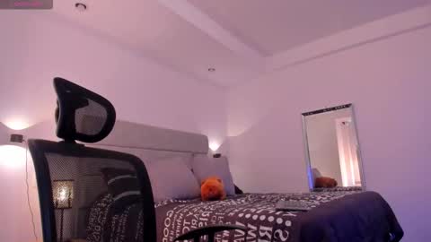 chrismorgan24 online show from October 31, 2025, 9:38 pm