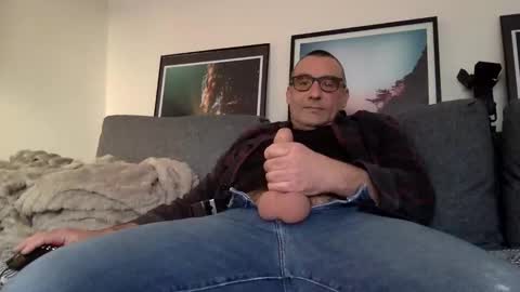 chrispanam13 online show from November 25, 2025, 3:12 pm