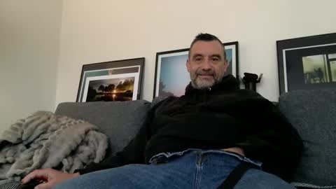 chrispanam13 online show from May 14, 2026, 9:38 am