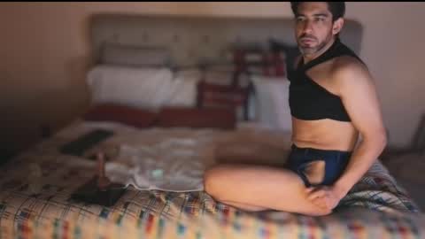 Snapshot of chrispgz chatting on November 2, 2025, 10:28 am Horny Latino in Chile online show from November 2, 2025, 10:28 am