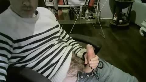 chrisprngr online show from October 27, 2025, 5:39 pm