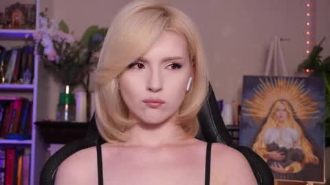 chriss_foxx online show from May 2, 2026, 3:50 pm