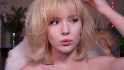 chriss_foxx online show from May 6, 2026, 3:28 pm