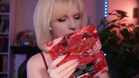 chriss_foxx online show from June 23, 2026, 3:32 pm